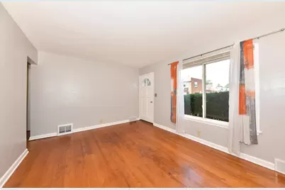 9007 W Greenfield Ave, West Allis, WI 53214 - Photo 6