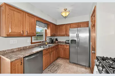 729  Clark Ave, South Milwaukee, WI 53172 - Photo 10