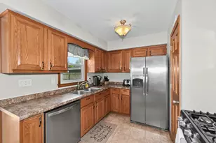 729 Clark Ave, South Milwaukee, WI 53172 - Photo 10