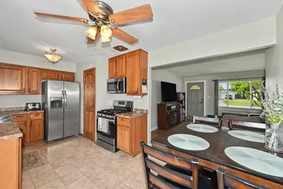 729  Clark Ave, South Milwaukee, WI 53172 - Photo 8