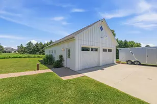 N8246 Pipersville Rd, Ixonia, WI 53094 - Photo 4