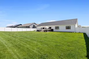 1120 Crockett Dr, Holmen, WI 54636 - Photo 24