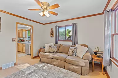 1016 S 97th St, West Allis, WI 53214 - Photo 4