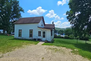 219 N Cherry St, La Farge, WI 54639 - Photo 4