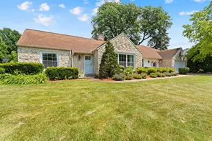 2630 S Root River Pkwy, West Allis, WI 53227 - Photo 2