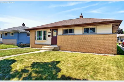 6527 S 18th St, Milwaukee, WI 53221 - Photo 2