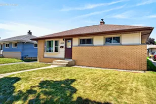 6527 S 18th St, Milwaukee, WI 53221 - Photo 2