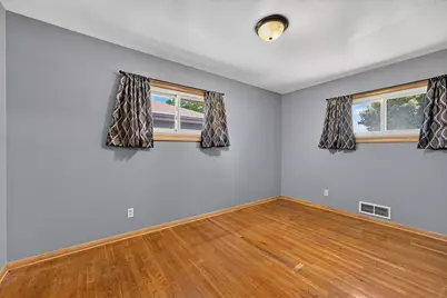 6527 S 18th St, Milwaukee, WI 53221 - Photo 16