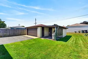6527 S 18th St, Milwaukee, WI 53221 - Photo 6