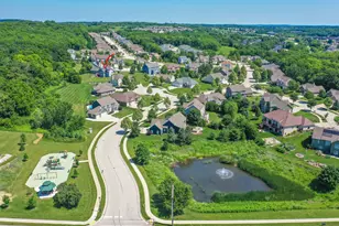 3615 Williams Ct, Waukesha, WI 53188 - Photo 4
