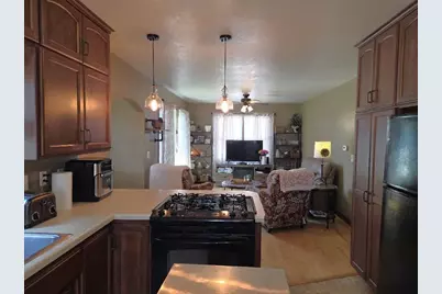 513  Randolph St, Mishicot, WI 54228 - Photo 2