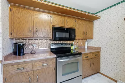 2212  Allen Ln, Waukesha, WI 53186 - Photo 12