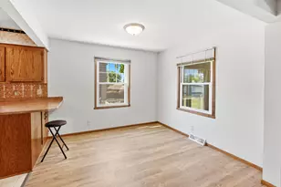 2212 Allen Ln, Waukesha, WI 53186 - Photo 8