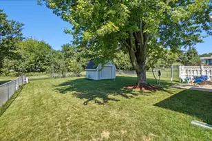 2212 Allen Ln, Waukesha, WI 53186 - Photo 24
