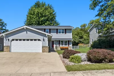 2212  Allen Ln, Waukesha, WI 53186 - Photo 2