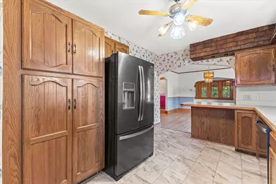 21115 W Lincoln Ave, New Berlin, WI 53146 - Photo 14