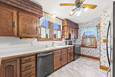 21115 W Lincoln Ave, New Berlin, WI 53146 - Photo 12