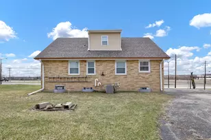 N128W20472 Holy Hill Rd, Germantown, WI 53076 - Photo 18