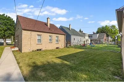 4460 N 42nd St, Milwaukee, WI 53209 - Photo 2