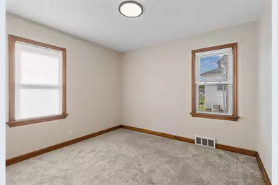 4460 N 42nd St, Milwaukee, WI 53209 - Photo 8