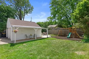 2537 N 84th St, Wauwatosa, WI 53226 - Photo 26
