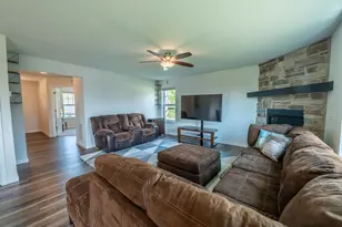 225 Acadia Ave, Hartford, WI 53027 - Photo 12