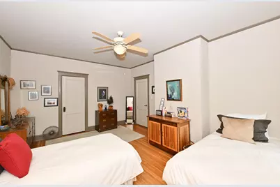 2230 E Bradford Ave #H, Milwaukee, WI 53211 - Photo 24