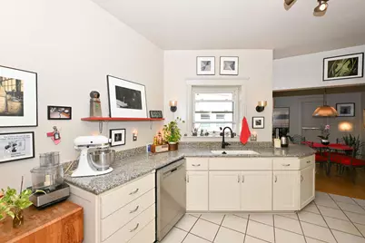 2230 E Bradford Ave #H, Milwaukee, WI 53211 - Photo 8