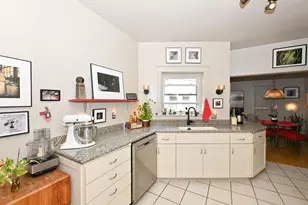 2230 E Bradford Ave, Milwaukee, WI 53211 - Photo 8