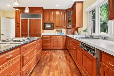 7307 N Bridge Ln, Fox Point, WI 53217 - Photo 28