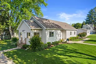 403 Walworth St, Lake Geneva, WI 53147 - Photo 1