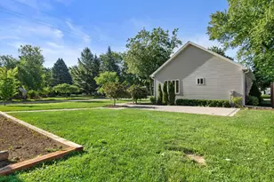 403 Walworth St, Lake Geneva, WI 53147 - Photo 40
