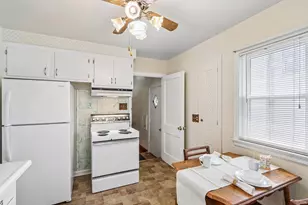 2879 S 91st St, West Allis, WI 53227 - Photo 10