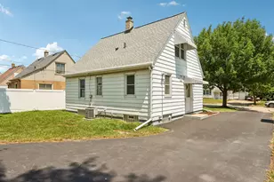 2879 S 91st St, West Allis, WI 53227 - Photo 28