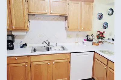9374 W Loomis Rd #7, Franklin, WI 53132 - Photo 6