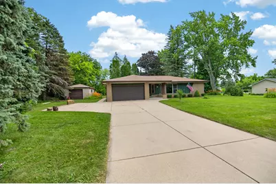 8930 S 21st St, Oak Creek, WI 53154 - Photo 2