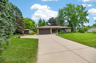 8930 S 21st St, Oak Creek, WI 53154 - Photo 2