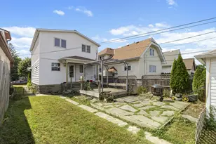 2152 S 72nd St, West Allis, WI 53219 - Photo 16