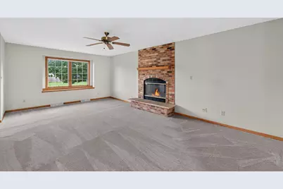 3805  Glencoe Dr, Racine, WI 53403 - Photo 4