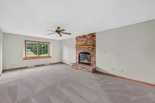 3805 Glencoe Dr, Racine, WI 53403 - Photo 4