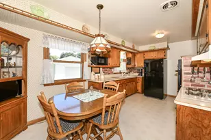 5647 S Lorene Ave, Milwaukee, WI 53221 - Photo 8