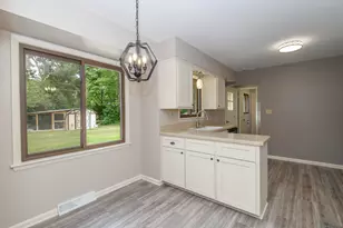 2985 S 126th St, New Berlin, WI 53151 - Photo 6