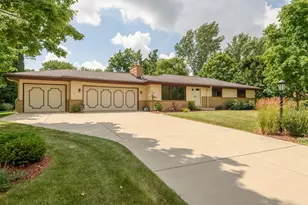 2985 S 126th St, New Berlin, WI 53151 - Photo 2