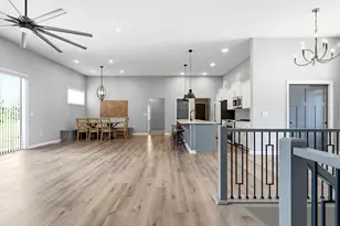 10163 S Woodside Ct, Franklin, WI 53132 - Photo 18