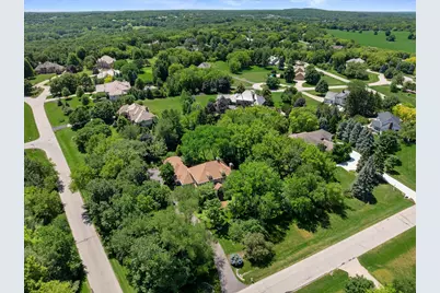 N29W30593  Foxwood Dr, Delafield, WI 53072 - Photo 84