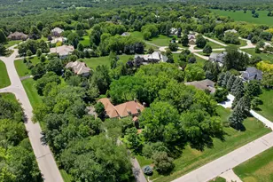 N29W30593 Foxwood Dr, Delafield, WI 53072 - Photo 84