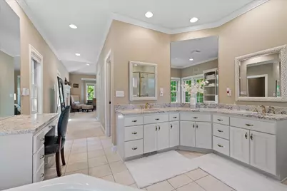 N29W30593  Foxwood Dr, Delafield, WI 53072 - Photo 36
