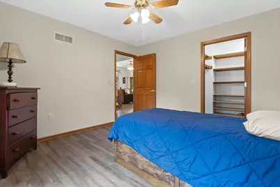 W240N2365 E Parkway Meadow Cir #A, Pewaukee, WI 53072 - Photo 18
