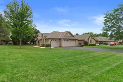 W240N2365 E Parkway Meadow Cir #A, Pewaukee, WI 53072 - Photo 26