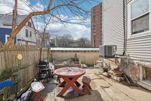 1848 N Cambridge Ave, Milwaukee, WI 53202 - Photo 36